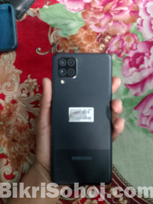 Samsung M12